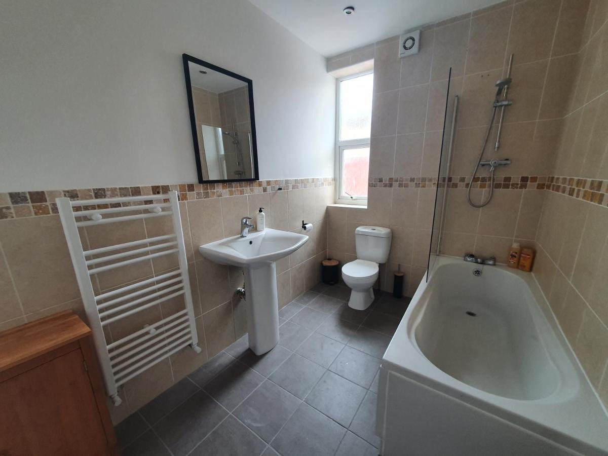 One Bed Apartment With Sofa Bed 랜디드노 외부 사진