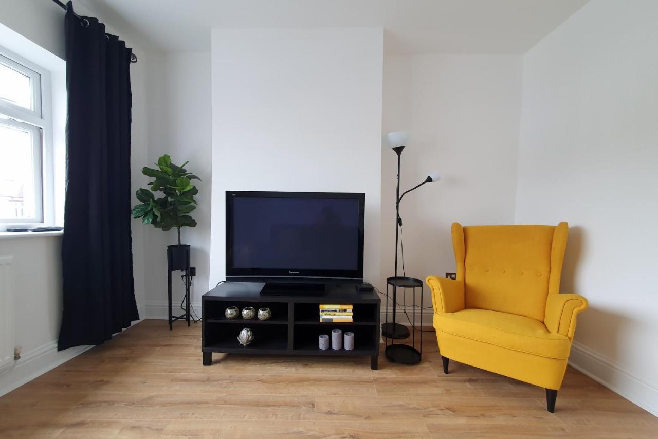 One Bed Apartment With Sofa Bed 랜디드노 외부 사진